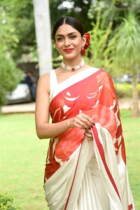 Sita Ramam Actress Mrunal Thakur Saree Photos