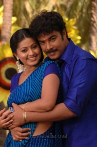 Sundar C and Sneha in Murattu Kaalai Movie Stills