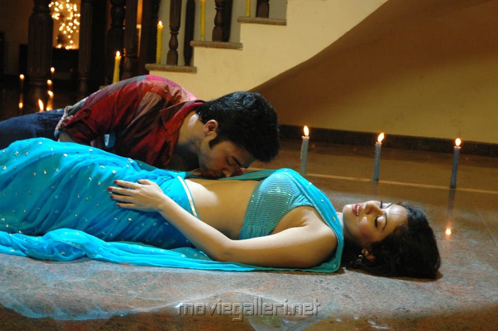 Mythri Hot Stills Navdeep Sada Mythri Telugu Movie Hot Photos New ...