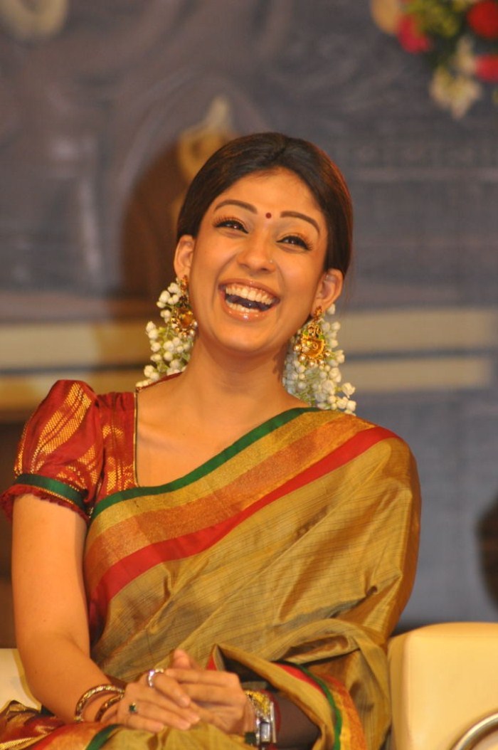 Nayanthara Traditional Saree Photos Stills | Moviegalleri.net