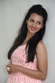 Sruthi Hariharan @ Nerungi Vaa Muthamidaathe Team Interview Photos