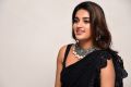 iSmart Shankar Heroine Nidhi Agarwal in Black Saree Images