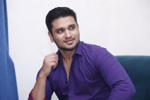 Actor Nikhil Siddharth Pictures @ Karthikeya 2 Movie Interview