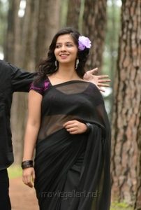Telugu Actress Nisha Shah Hot Saree Stills