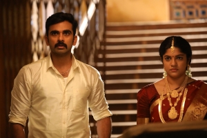 Ashok Selvan, Aparna Balamurali in Nitham Oru Vaanam Movie HD Images