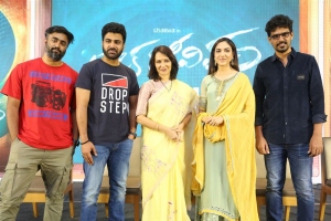 Shree Karthick, Sharwanand, Amala, Ritu Varma, SR Prabhu @ Oke Oka Jeevitham Movie Press Meet Stills