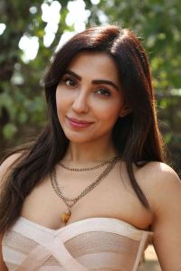 Actress Parvati Nair Pics @ Aalambana Press Meet