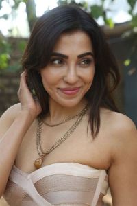 Actress Parvati Nair Latest Pics @ Aalambana Press Meet