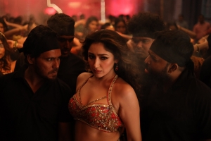 Actress Sayyeshaa Saigal in Pathu Thala Raawadi Song Stills HD