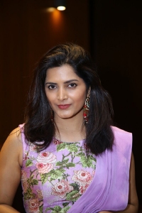 Actress Pavani Gangireddy Pics @ Save The Tigers Pre Release