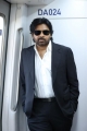 Pawan Kalyan travels in Hyderabad metro for Vakeel Saab Shoot