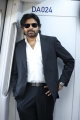 Pawan Kalyan Travelled in Hyderabad Metro to reach Vakeel Saab Shooting Spot