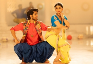 Roshan Meka, Sree Leela in Pelli Sandadi Movie Images HD