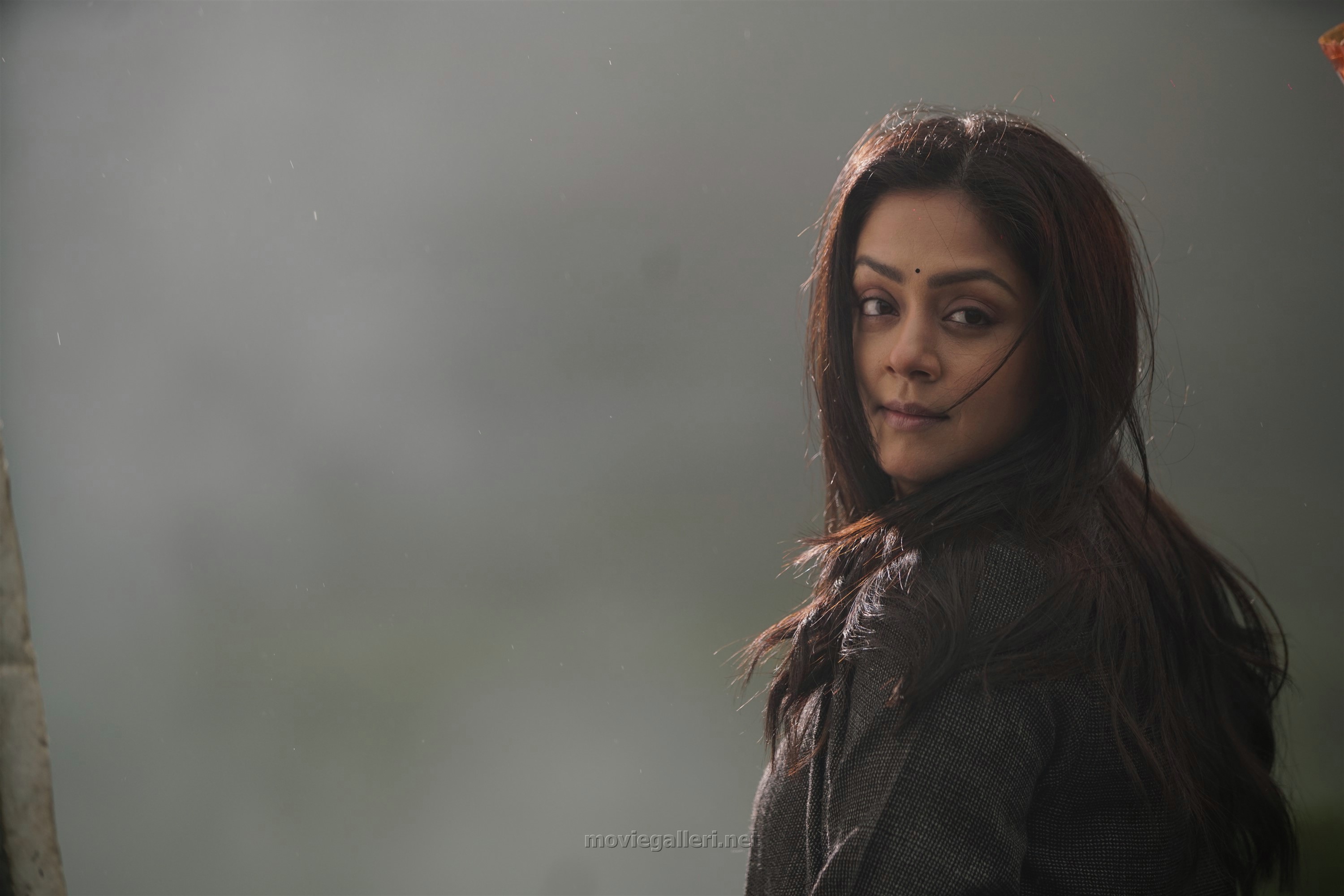 Actress Jyothika Ponmagal Vanthal Movie Images HD | New Movie Posters