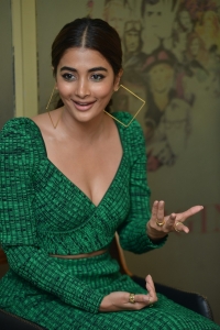 Radhe Shyam Movie Actress Actress Pooja Hegde Latest Cute Pics