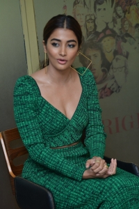 Radhe Shyam Movie Actress Actress Pooja Hegde Latest Cute Pics