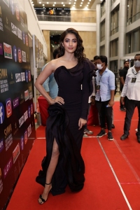 Actress Pooja Hegde Pictures @ SIIMA Awards 2021