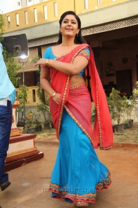 Aranmanai 2 Actress Poonam Bajwa Saree Photos