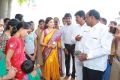 Actress Poonam Kaur visited the houses of handloom weavers
