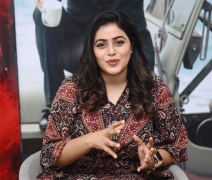 Actress Shamna Kasim Cute Stills @ Akhanda Movie Interview