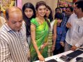 Pranitha Subhash Launches Saree Niketan Showroom @ Nalgonda Photos