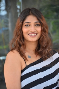 Mukhachitram Movie Actress Priya Vadlamani Images