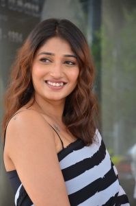 Mukhachitram Movie Actress Priya Vadlamani Images