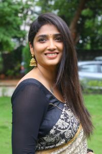 Veeranjaneyulu Viharayatra Heroine Priya Vadlamani Saree Photos