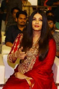 Actress Aishwarya Rai @ PS1 Pre Release Event Hyderabad Photos