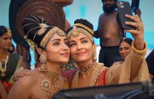 Trisha, Aishwarya Rai in Ponniyin Selvan PS1 Movie HD Images