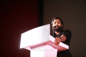 Allu Arjun @ Pushpa Press Meet Chennai Stills