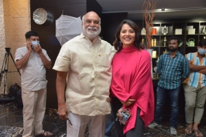 K Raghavendra Rao, Anasuya @ Pushpa Movie Directors Party Park Hyatt Photos