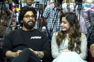 Allu Arjun, Rashmika Mandanna @ Pushpa Movie Thanks Meet Photos