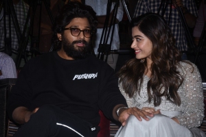 Allu Arjun, Rashmika Mandanna @ Pushpa Movie Thanks Meet Photos