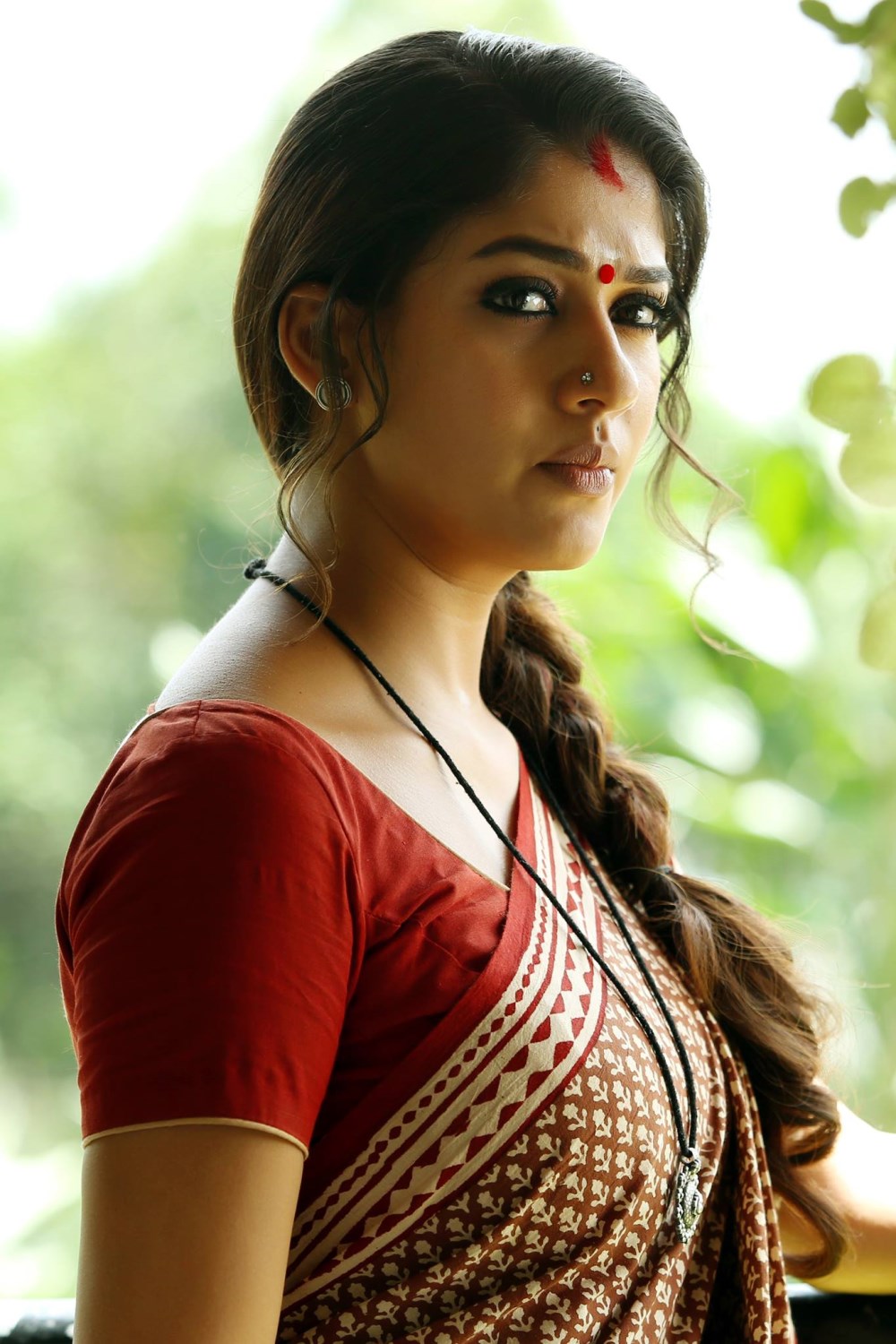 sreelatha serial actress hot in saree
