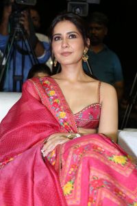 Baak Movie Heroine Raashi Khanna Images