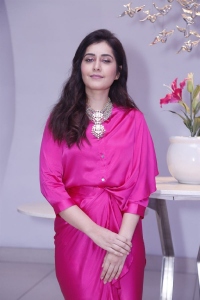 Thank You Movie Heroine Raashi Khanna Images in Pink Dress