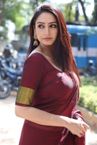 Actress Ragini Dwivedi Pics @ Real Dandupalyam Movie Trailer Launch