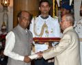 Rajinikanth was conferred Padma Vibhushan Award from President Pranab Mukherjee