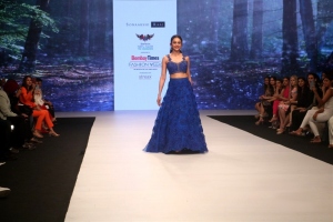 Rakul Preet Singh @ Bombay Times Fashion Week 2021