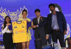 Rakul Preet Singh Unveils Hyderabad Strikers Team Jersey Photos