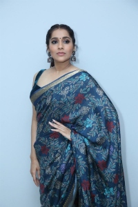 Actress Rashmi Gautam Saree Pics @ Bomma Blockbuster Trailer Launch