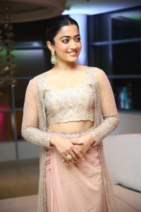 Pushpa Movie Actress Rashmika Mandanna Latest Pics