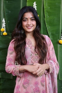 Rainbow Movie Actress Rashmika Mandanna Cute Pics