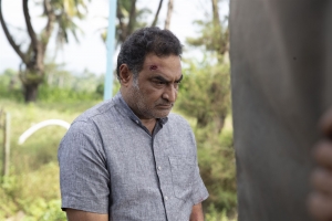 Aadukalam Naren in Rendagam Movie HD Images
