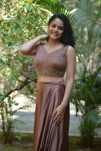 Actress Riddhi Kumar Pictures @ Radhe Shyam Movie Interview