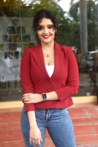 Hatya Movie Actress Ritika Singh New Images