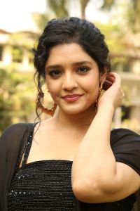 Valari Actress Ritika Singh New Photos