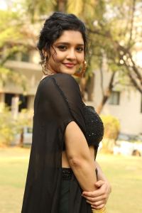 Valari Heroine Ritika Singh New Photos