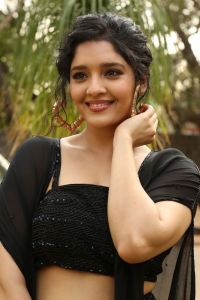 Valari Actress Ritika Singh New Photos